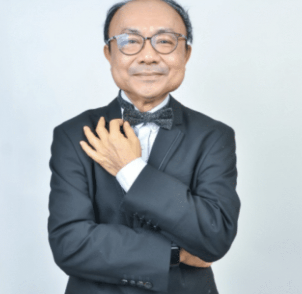 Dr. Thummanoon Phanomthum, an expert plastic surgeon in Bangkok