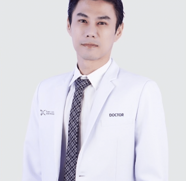 Dr Jakrapong Detsomboonrat is an expert plastic Surgeons in Bangkok, specializing in body contouring.